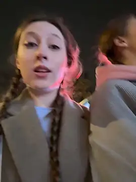 Snapshot of FroggyAnna chatting on 6, 10, 2025 FroggyAnna online show from 6, 10, 2025