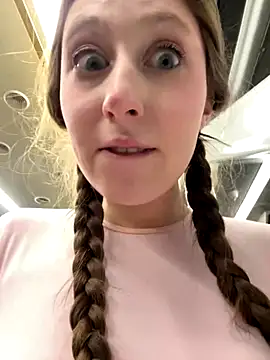 Snapshot of FroggyAnna chatting on 26, 11, 2025 FroggyAnna online show from 26, 11, 2025