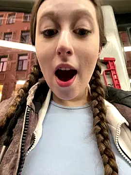 Snapshot of FroggyAnna chatting on 21, 10, 2025 FroggyAnna online show from 21, 10, 2025