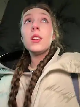 Snapshot of FroggyAnna chatting on 28, 11, 2025 FroggyAnna online show from 28, 11, 2025