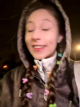 Snapshot of FroggyAnna chatting on 13, 11, 2025 FroggyAnna online show from 13, 11, 2025