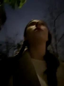 Snapshot of FroggyAnna chatting on 9, 10, 2025 FroggyAnna online show from 9, 10, 2025