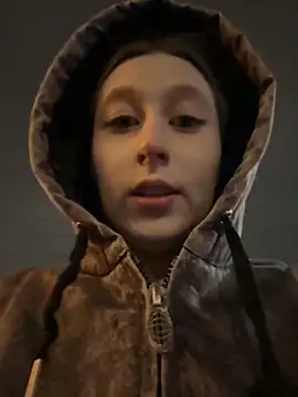 Snapshot of FroggyAnna chatting on 27, 10, 2025 FroggyAnna online show from 27, 10, 2025