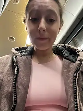 Snapshot of FroggyAnna chatting on 12, 11, 2025 FroggyAnna online show from 12, 11, 2025