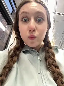 FroggyAnna online show from 15, 4, 2026