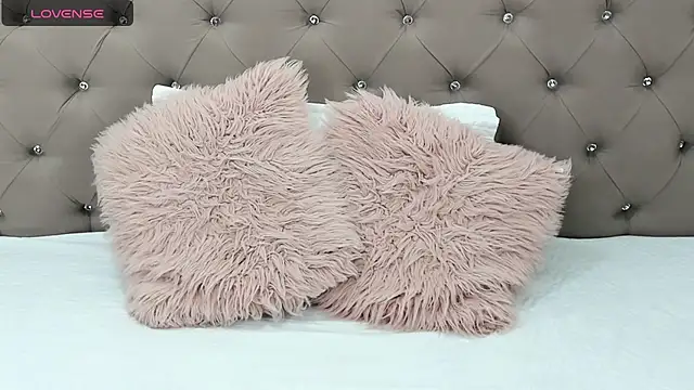 Isbettyche online show from 29, 10, 2025