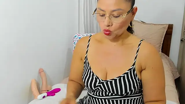 Isbettyche online show from 26, 9, 2025