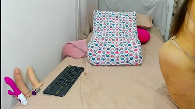 Isbettyche online show from 3, 10, 2025