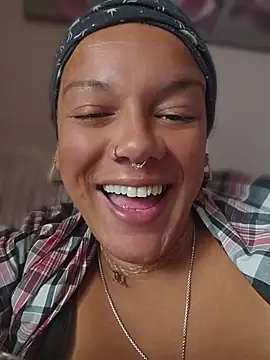 Snapshot of GoddessChantelle chatting on 4, 7, 2026 GoddessChantelle online show from 4, 7, 2026