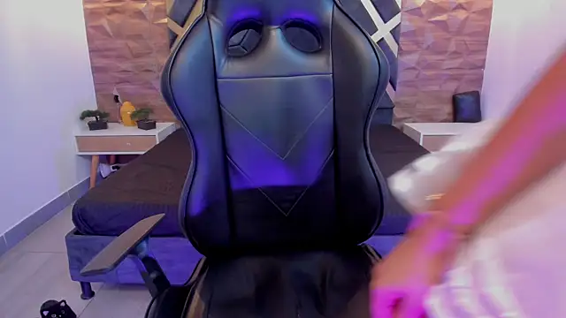 Alana cox  online show from 31, 10, 2025