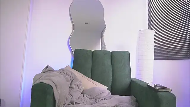 a Malgosia mako online show from 5, 10, 2025