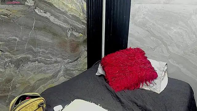 Bora Lajuana online show from 9, 9, 2025