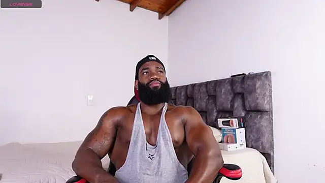 Snapshot of james_musclebbc chatting on 15, 7, 2026 james musclebbc online show from 15, 7, 2026