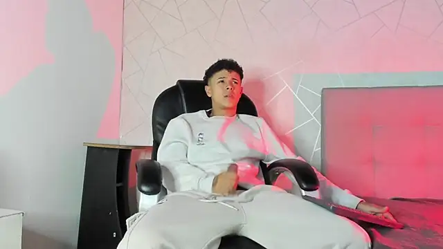 Alex Colton7 online show from 30, 11, 2025