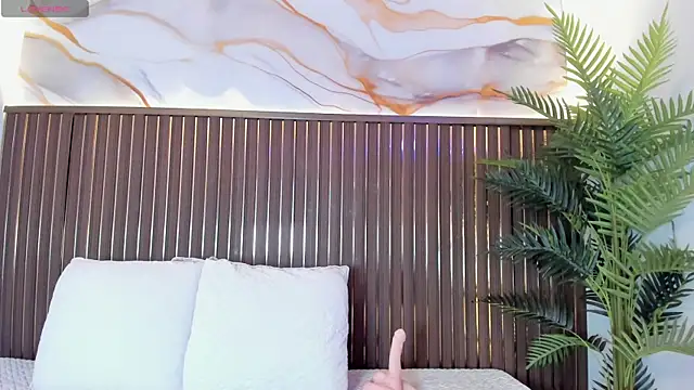 Roxie-NS online show from 6, 4, 2026