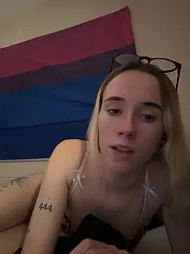 DollBabyy online show from 13, 11, 2025