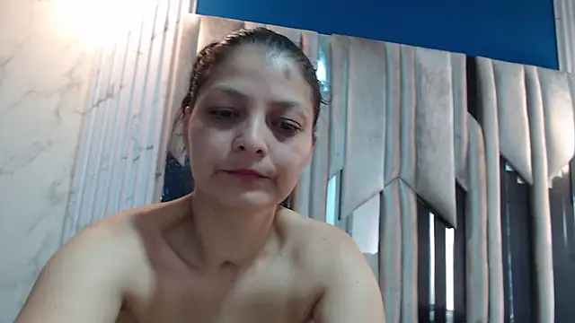 KiraaWild online show from 26, 10, 2025