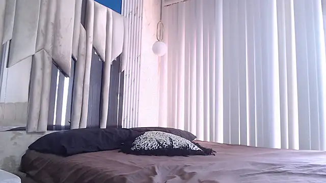 KiraaWild online show from 2, 10, 2025