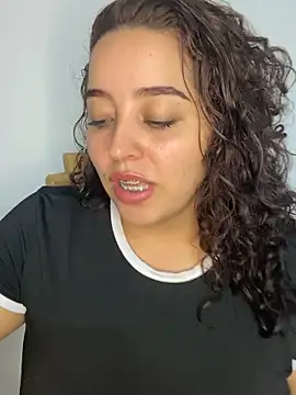 LoanaSantos online show from 11, 11, 2025