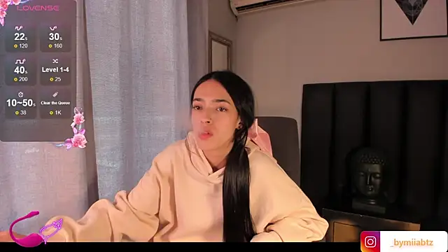 Snapshot of miIa_bratz chatting on 11, 9, 2025 miIa bratz online show from 11, 9, 2025