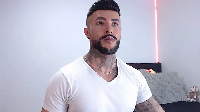 andrea de lucaa online show from 9, 9, 2025