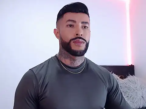 andrea de lucaa online show from 11, 10, 2025