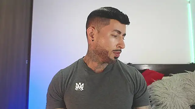 andrea de lucaa online show from 18, 4, 2026