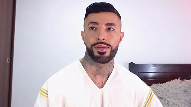 andrea de lucaa online show from 3, 2, 2026