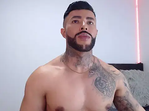 andrea de lucaa online show from 4, 10, 2025