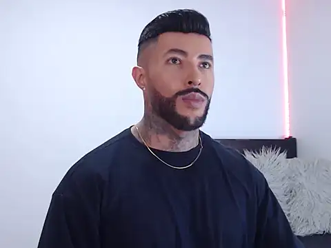 andrea de lucaa online show from 28, 9, 2025