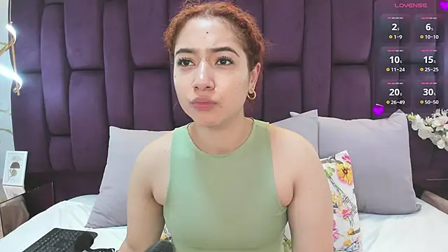 Snapshot of megannherrera chatting on 8, 10, 2025 megannherrera online show from 8, 10, 2025