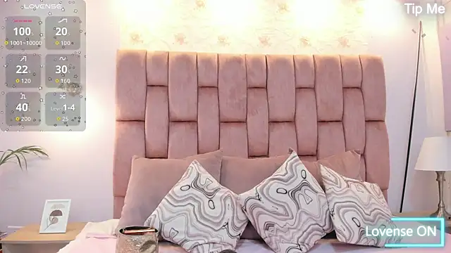 Snapshot of megannherrera chatting on 4, 10, 2025 megannherrera online show from 4, 10, 2025