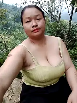 girl-babi online show from 10, 9, 2025