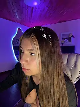 Isabella18 pink online show from 25, 6, 2026