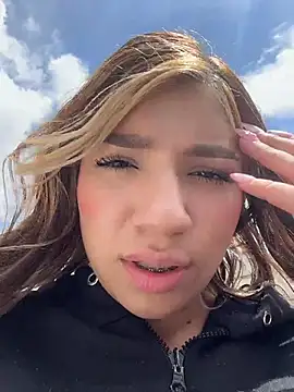 Isabella18 pink online show from 4, 6, 2026