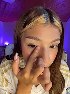 Isabella18 pink online show from 19, 6, 2026