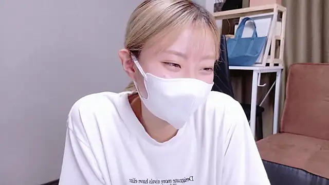 Snapshot of Nana__ch chatting on 7, 10, 2025 Nana ch online show from 7, 10, 2025