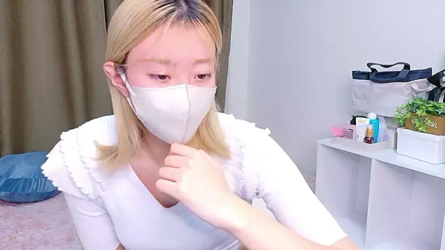 Snapshot of Nana__ch chatting on 17, 12, 2025 Nana ch online show from 17, 12, 2025