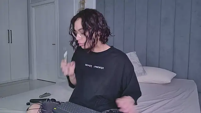 VioletAsh online show from 22, 5, 2026