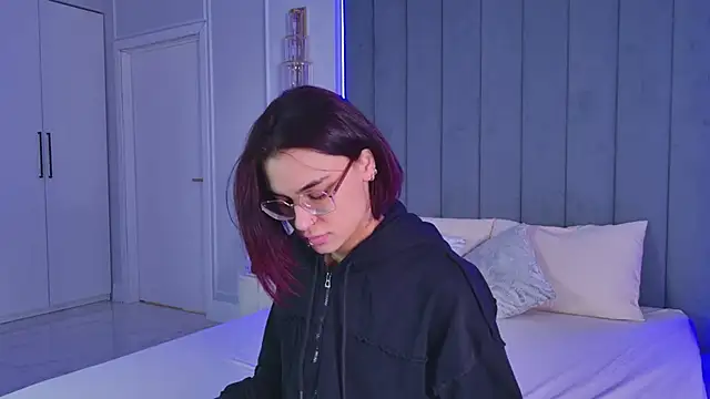 VioletAsh online show from 3, 5, 2026