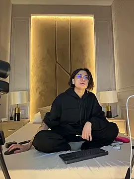 Snapshot of VioletAsh chatting on 9, 2, 2026 VioletAsh online show from 9, 2, 2026