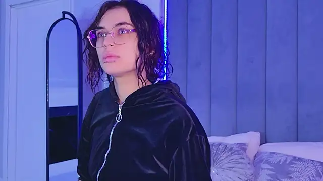 VioletAsh online show from 2, 6, 2026