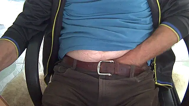 Snapshot of velikifant7 chatting on 5, 5, 2026 velikifant7 online show from 5, 5, 2026