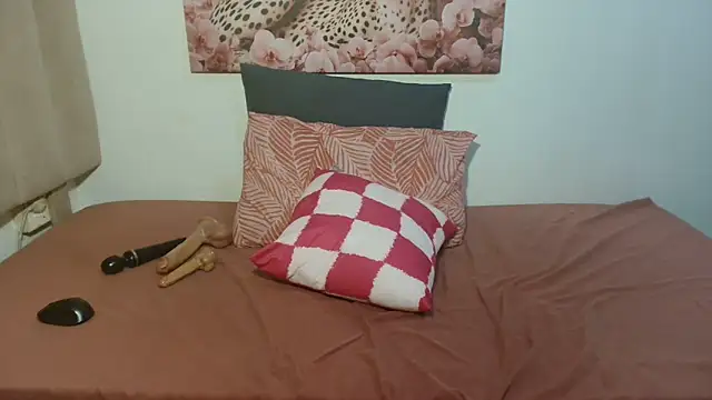 Snapshot of GorillaGripCunt77 chatting on 1, 2, 2026 GorillaGripCunt77 online show from 1, 2, 2026