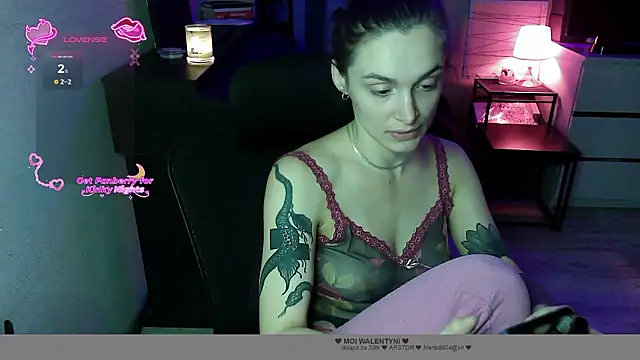   Leyla   online show from 6, 2, 2026