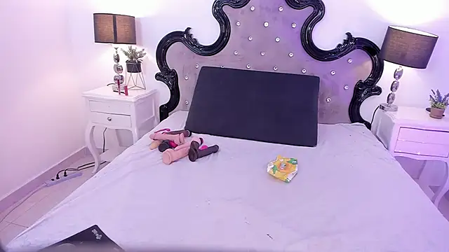 Snapshot of _analyy_ chatting on 30, 10, 2025 analyy online show from 30, 10, 2025