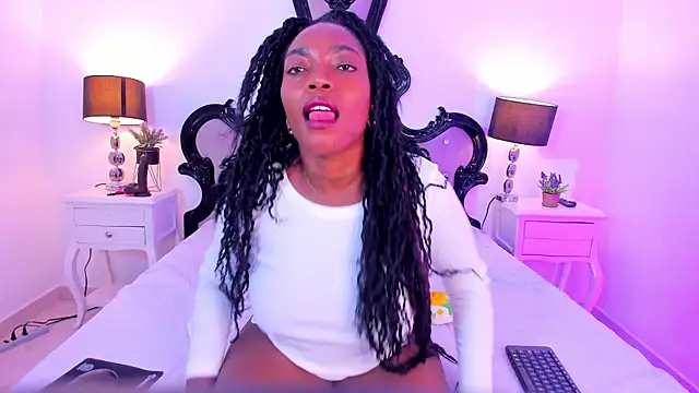 Snapshot of _analyy_ chatting on 4, 10, 2025 analyy online show from 4, 10, 2025