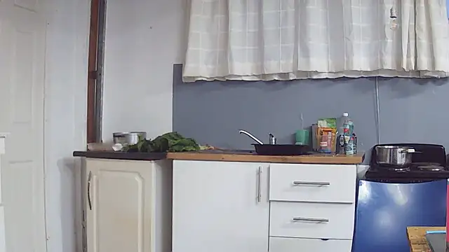 SweetPortableAmber online show from 10, 1, 2026