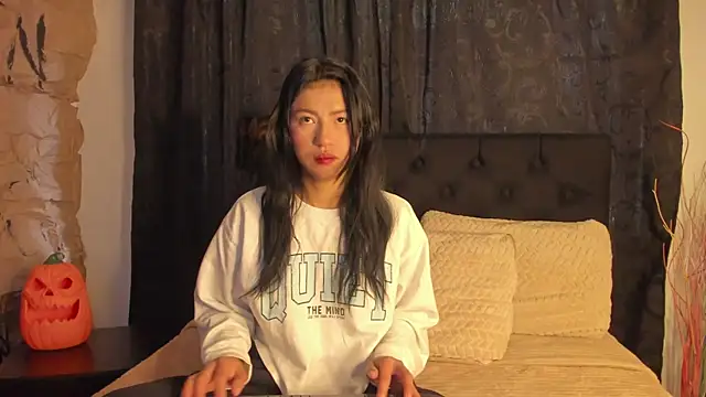 Tiffany Nm online show from 3, 11, 2025