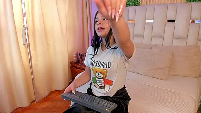 Snapshot of Jade_Nmm chatting on 19, 5, 2026 Jade Nmm online show from 19, 5, 2026